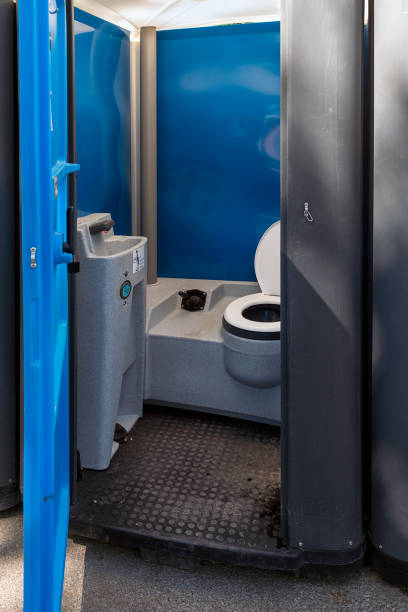 Porta potty delivery and setup in Newark, AR